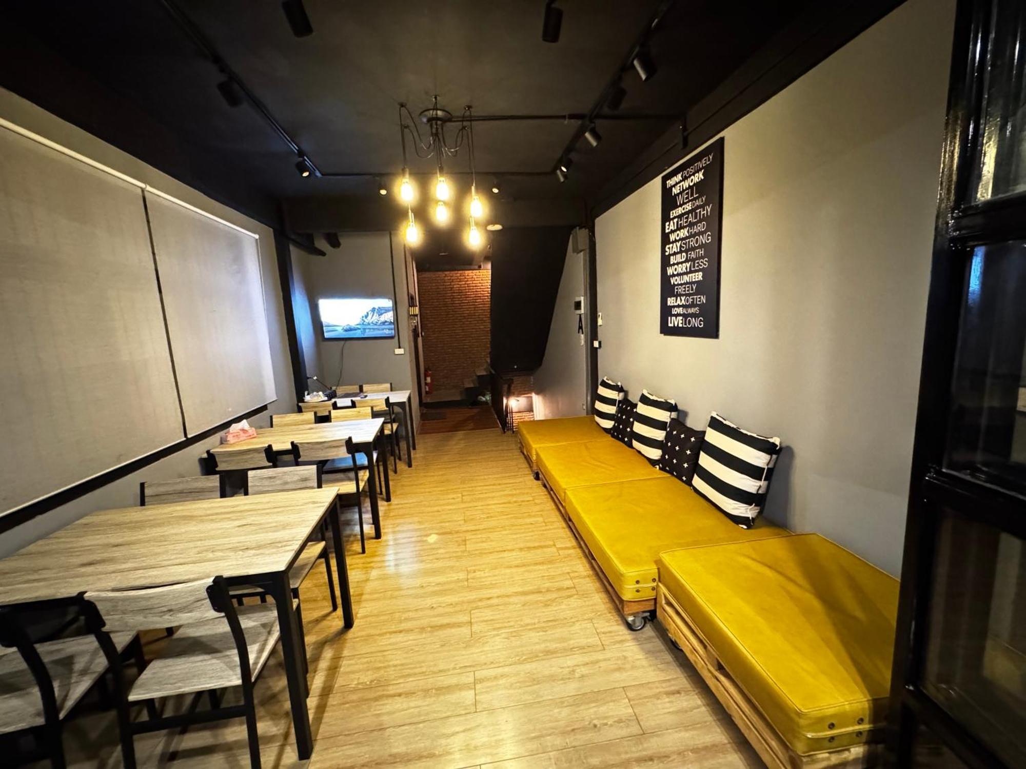 Stay At Pan Hostel Bangkok Exterior photo