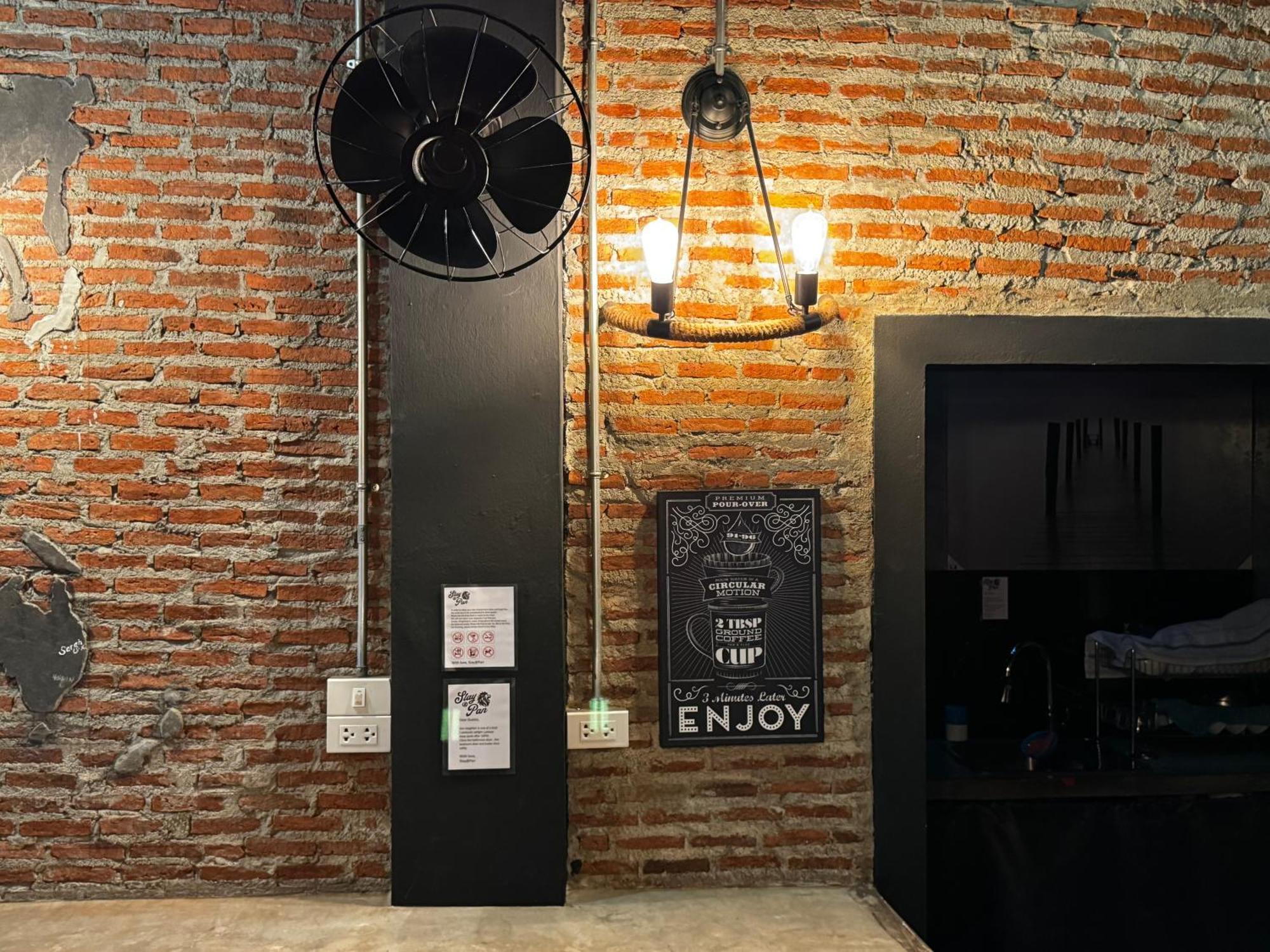 Stay At Pan Hostel Bangkok Exterior photo